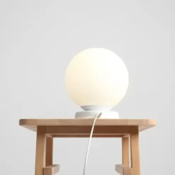Aldex Ball bordlampe, hvid, Ø20 cm