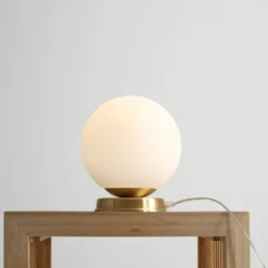 Aldex Ball bordlampe, messing, Ø20 cm