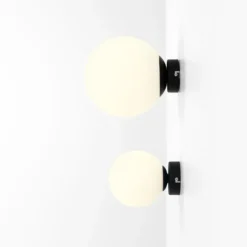 Aldex Ball væglampe, sort, Ø14 cm