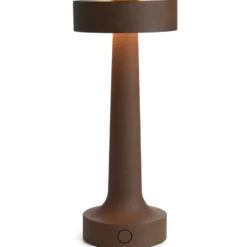 Antidark Buddy genopladelig bordlampe, brun