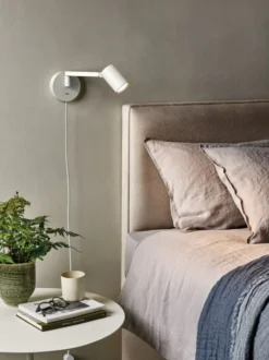 Astro Ascoli Swing væglampe, hvid