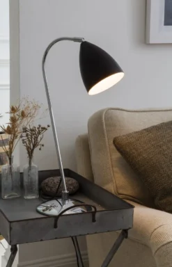 Astro Joel bordlampe, sort