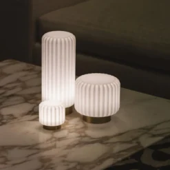 Atelier Pierre Dentelles genopladelig bordlampe, H29 cm, guld