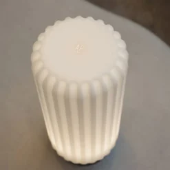 Atelier Pierre Dentelles genopladelig bordlampe, H29 cm, sort