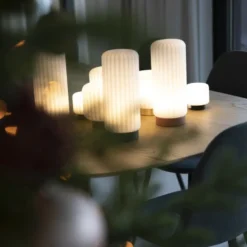 Atelier Pierre Dentelles genopladelig bordlampe, H29 cm, sort