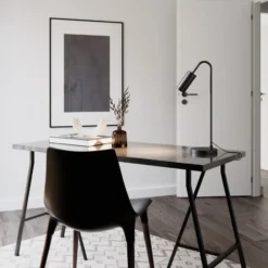 By Rydens Curve bordlampe, sort