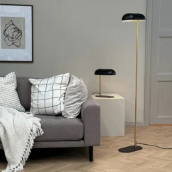 Dyberg Larsen Arch bordlampe, messing