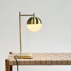 Dyberg Larsen Caen bordlampe