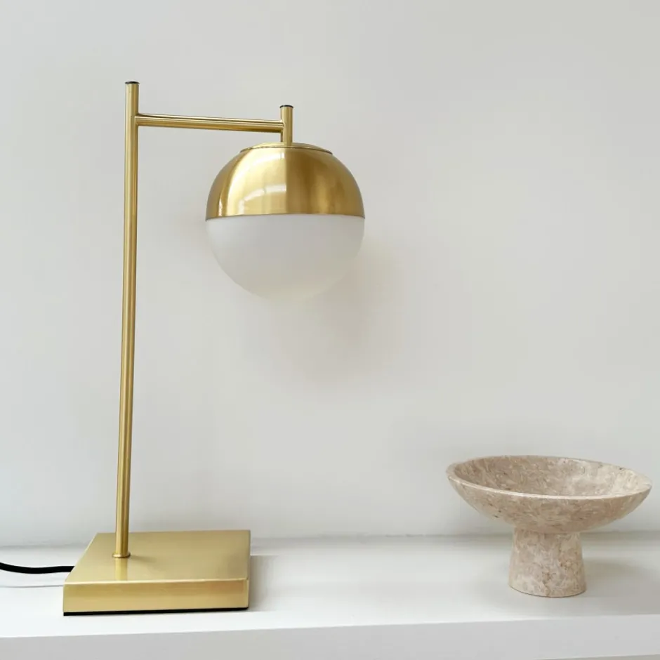 Dyberg Larsen Caen bordlampe