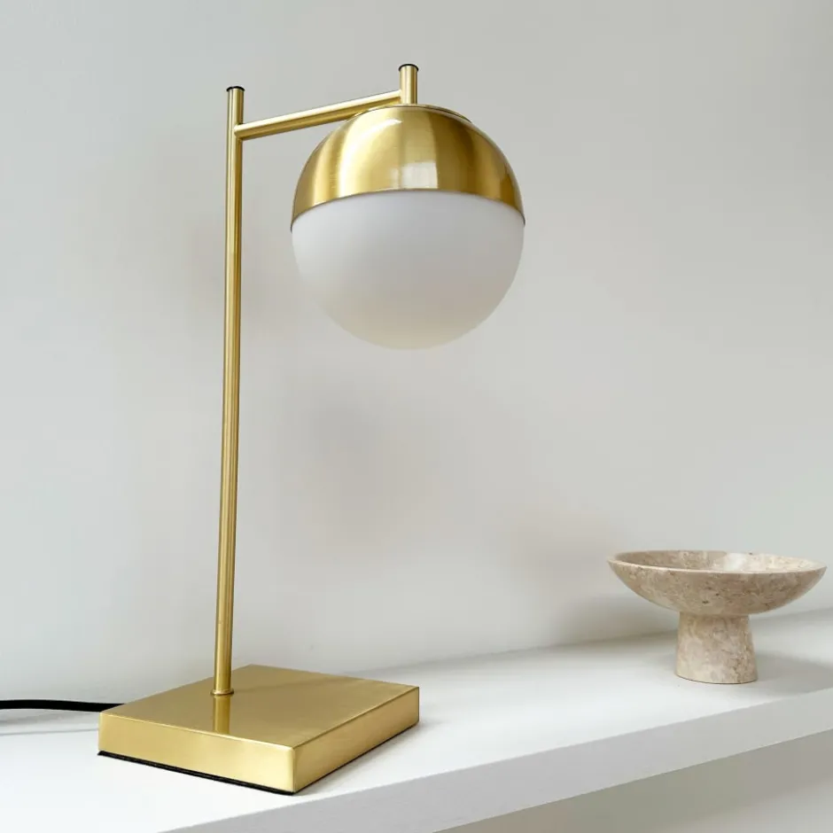 Dyberg Larsen Caen bordlampe