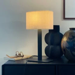 Dyberg Larsen Calix bordlampe