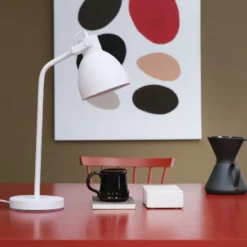 Dyberg Larsen Coast bordlampe, hvid