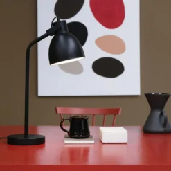 Dyberg Larsen Coast bordlampe, sort