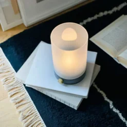 Dyberg Larsen Cozy genopladelig bordlampe