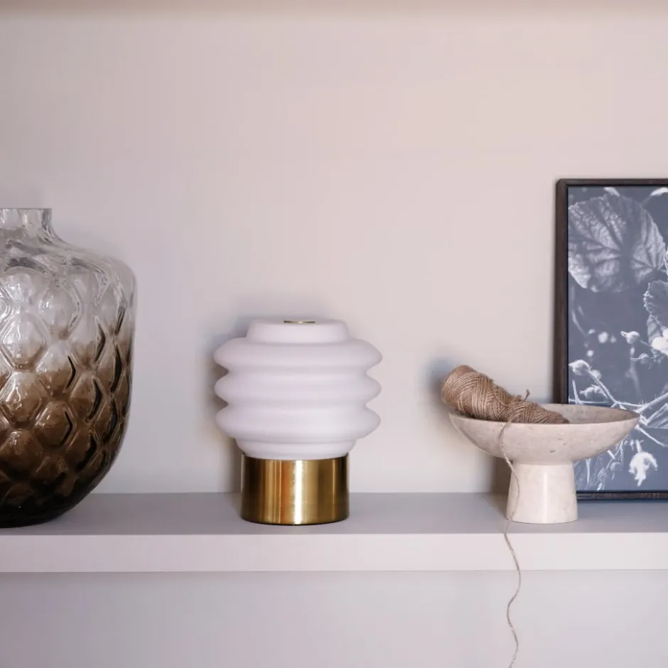 Dyberg Larsen Diva genopladelig bordlampe, messing