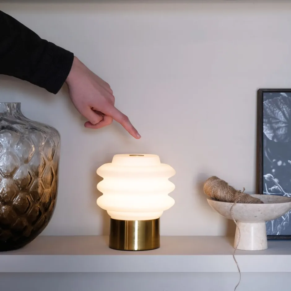 Dyberg Larsen Diva genopladelig bordlampe, messing