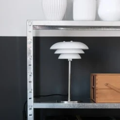 Dyberg Larsen DL31 bordlampe, opal