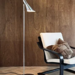 Dyberg Larsen DL12 gulvlampe, krom