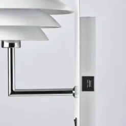 Dyberg Larsen DL20 væglampe med USB, hvid