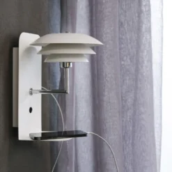 Dyberg Larsen DL20 væglampe med USB, hvid