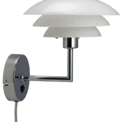 Dyberg Larsen DL20 væglampe, opal