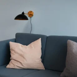 Dyberg Larsen Futura væglampe, messing