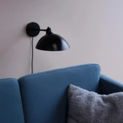 Dyberg Larsen Futura væglampe, sort
