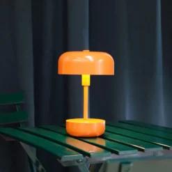 Dyberg Larsen Haipot genopladelig bordlampe, orange