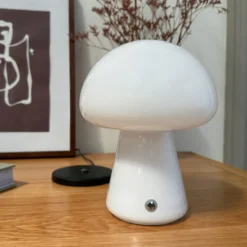 Dyberg Larsen Morkel genopladelig bordlampe, hvid