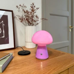 Dyberg Larsen Morkel genopladelig bordlampe, lilla