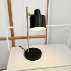 Dyberg Larsen Ocean bordlampe, sort