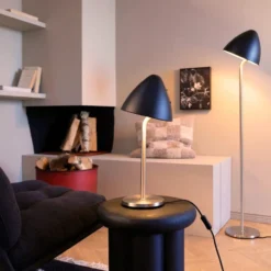 Dyberg Larsen Oulu gulvlampe, børstet stål