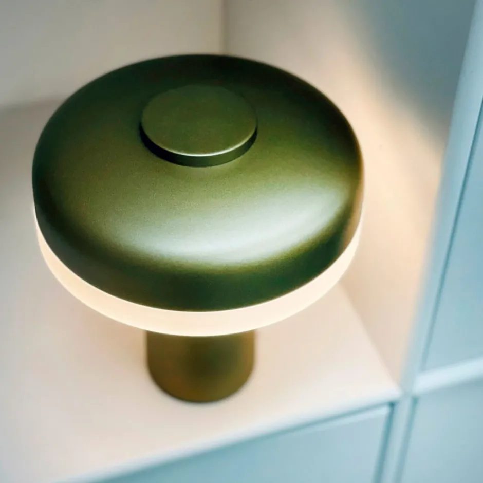 Dyberg Larsen Porter genopladelig bordlampe, grøn