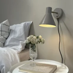 Dyberg Larsen Sleep væglampe, brun