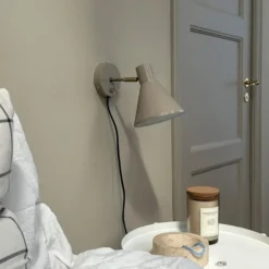 Dyberg Larsen Sleep væglampe, brun