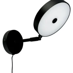 Dyberg Larsen Starlight væglampe, sort