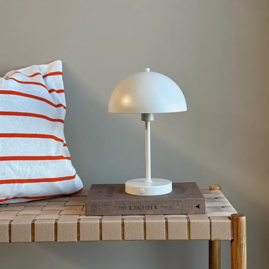 Dyberg Larsen Stockholm genopladelig bordlampe, beige