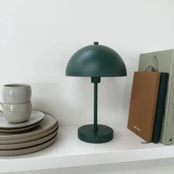 Dyberg Larsen Stockholm genopladelig bordlampe, grøn