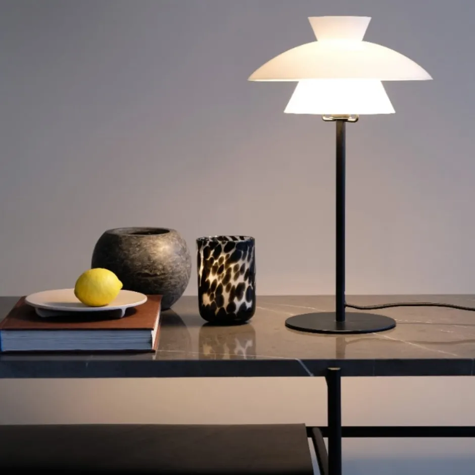 Dyberg Larsen Valby bordlampe