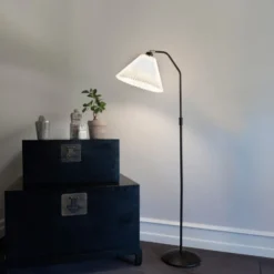 Halo Design Berlin gulvlampe, sort