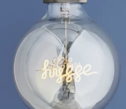 Halo Design Colors Hygge E27 globepære, 3-trins dæmp, 4W