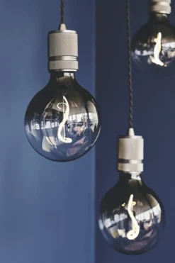 Halo Design Colors Soft Light E27 globepære, 3-trins dæmp, 4W