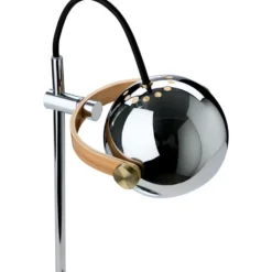 Halo Design D.C gulvlampe, krom