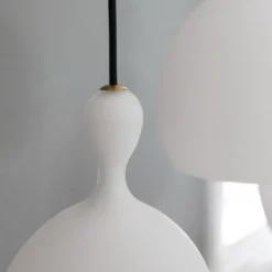 Halo Design Dueodde pendel, opal/glas, Ø18 cm