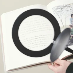 Halo Design Magni gulvlampe med forstørrelsesglas