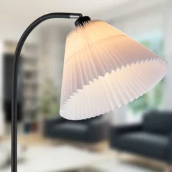 Halo Design Medina gulvlampe, sort