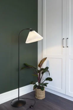 Halo Design Medina gulvlampe, sort