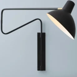 Halo Design Metropole Deluxe væglampe, 95-137 cm