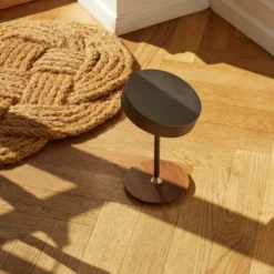 Halo Design On The Move genopladelig bordlampe, antracit