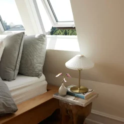 Halo Design Paris bordlampe, messing